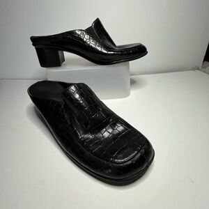 Aerosols Black Croc Pepperoni Mule 1 1/2 in heel size 8.5